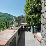 Casa Gocce Di Cristallo Bed & Breakfast 3*