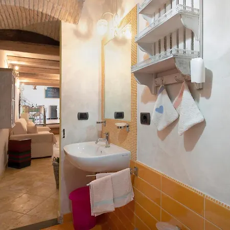 לינה וארוחת בוקר Casa Gocce Di Cristallo ואראצה