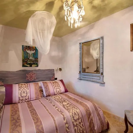 فندق مبيت وإفطار Casa Gocce Di Cristallo فاراتسي